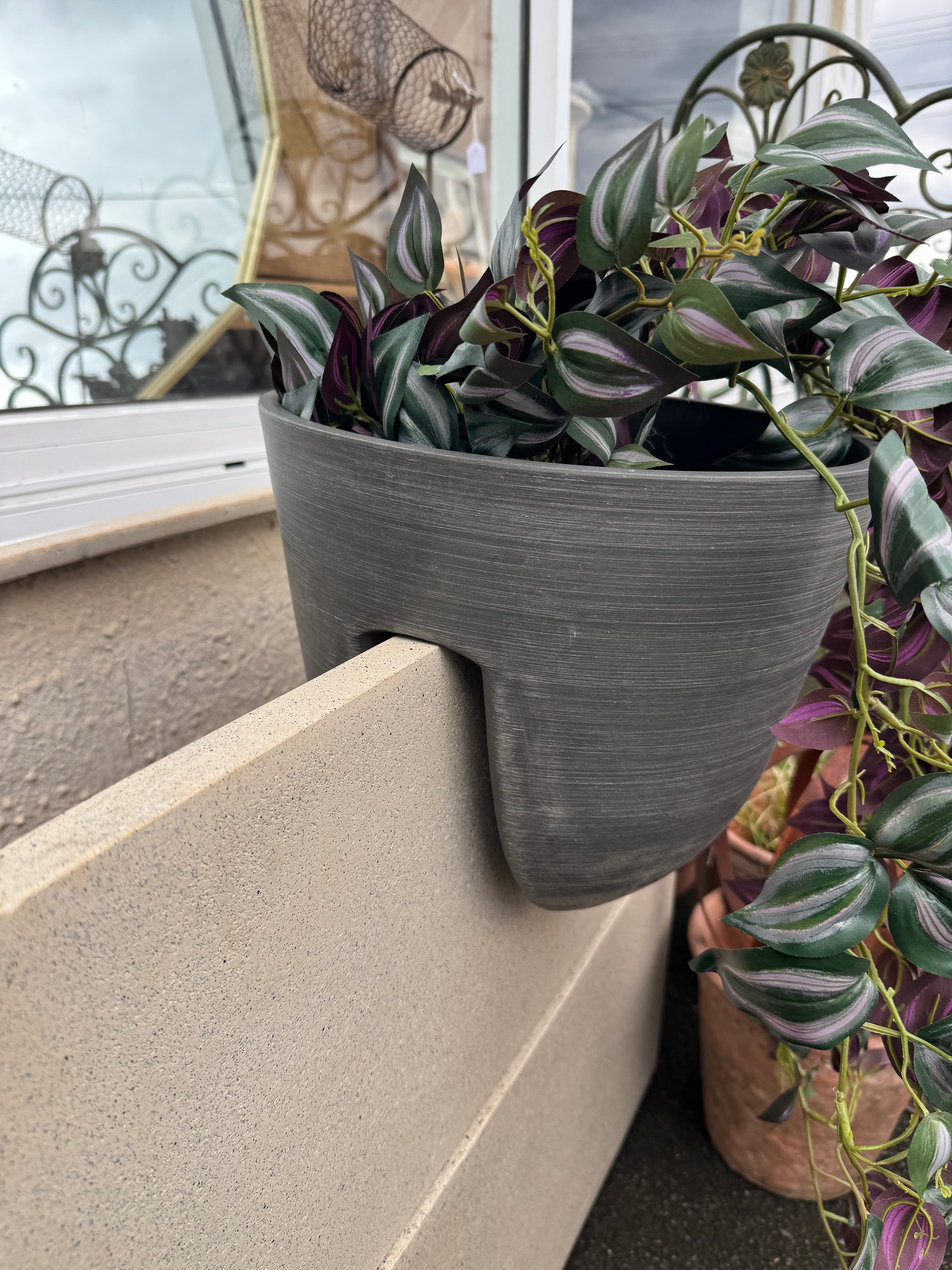 Pot - balcony/railing pot. Grey recycled composite.