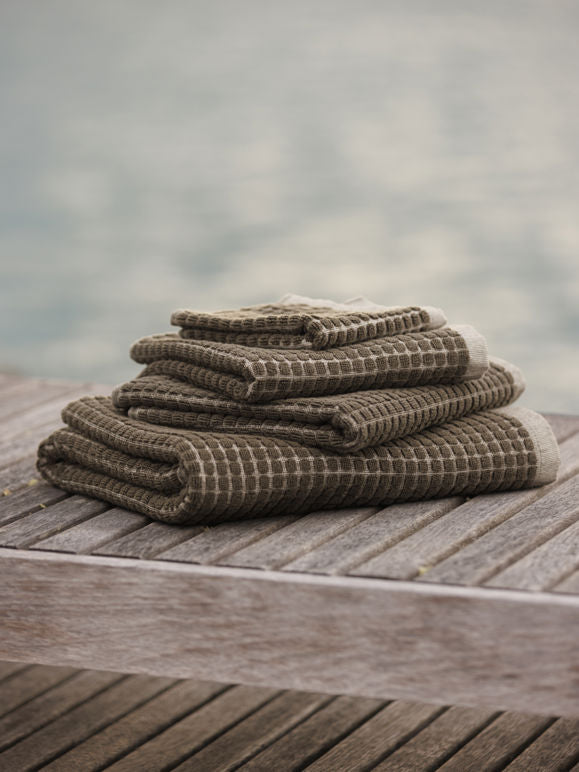 100% Cotton Towels - Ivy/Cream Grid