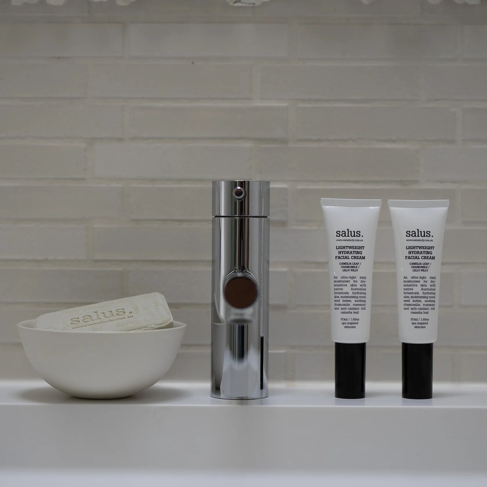Lightweight Hydrating Facial Cream - Salus