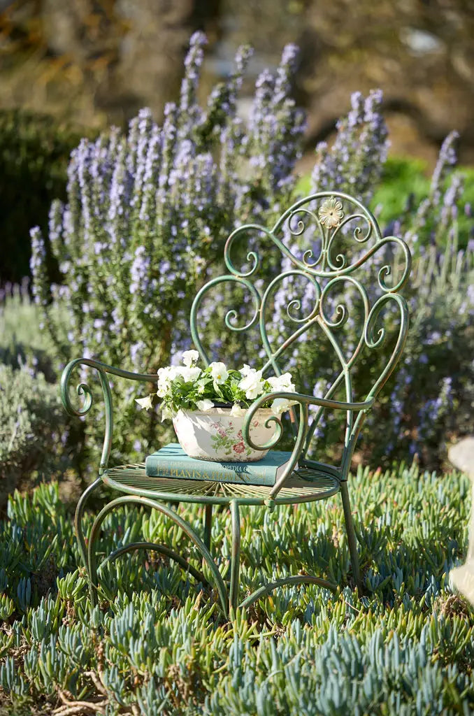 Outdoor Table Setting - Rustic Green