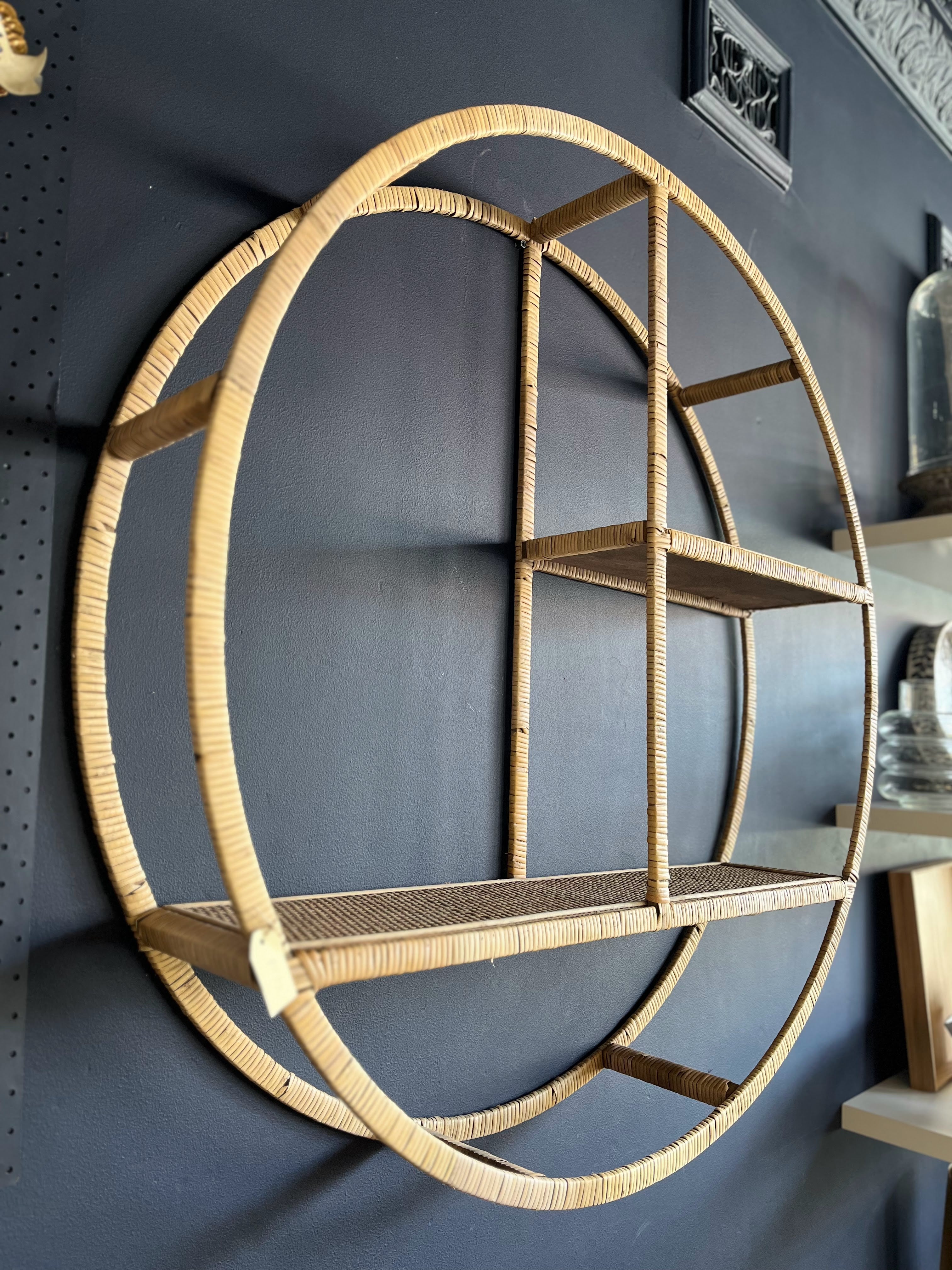 Wall Shelf - Round - Rattan