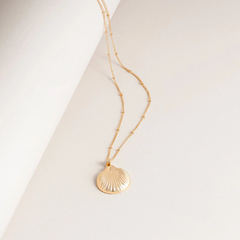 Necklace - Shell Pendant Gold