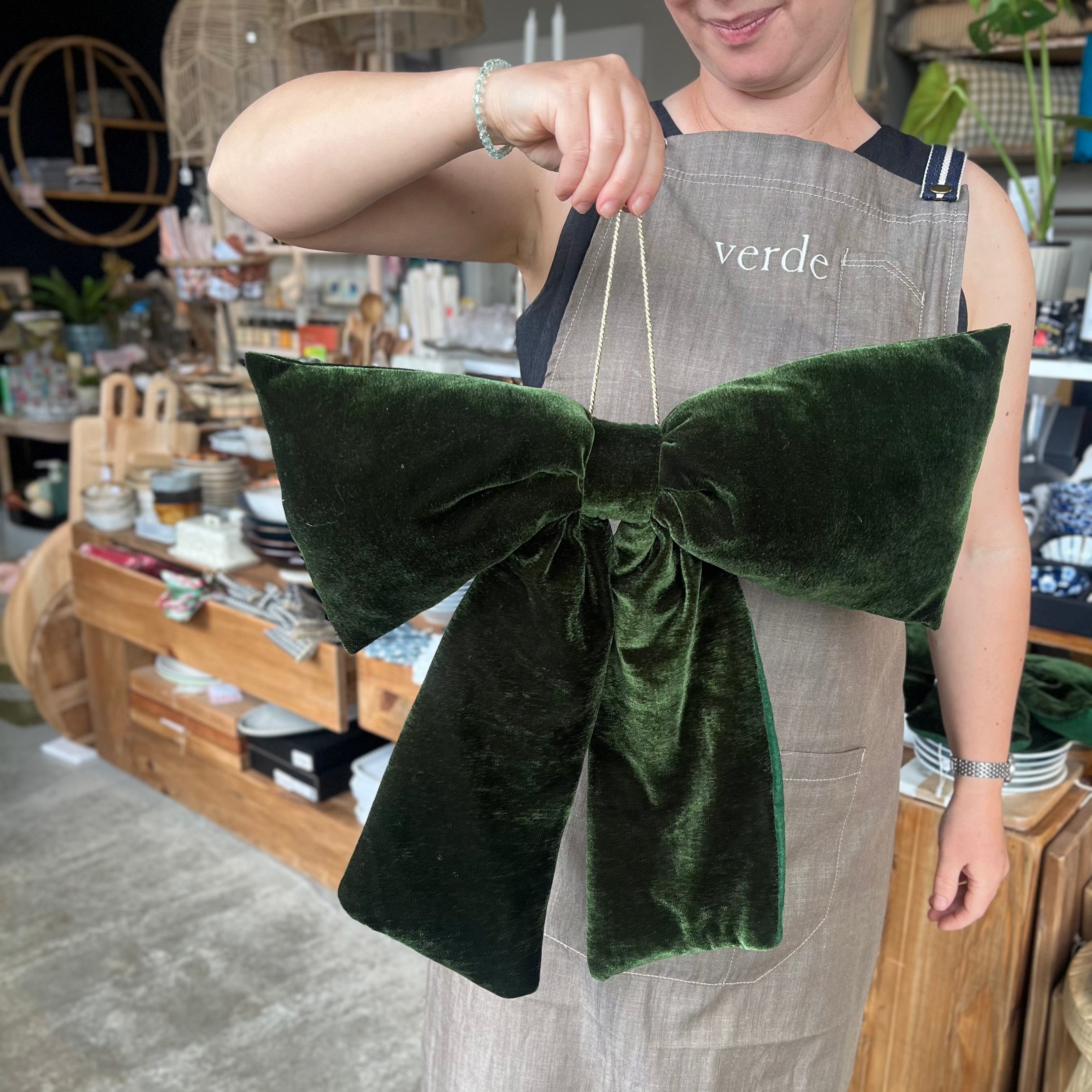 Hanging Bow Velvet Dark Green - 3 Sizes
