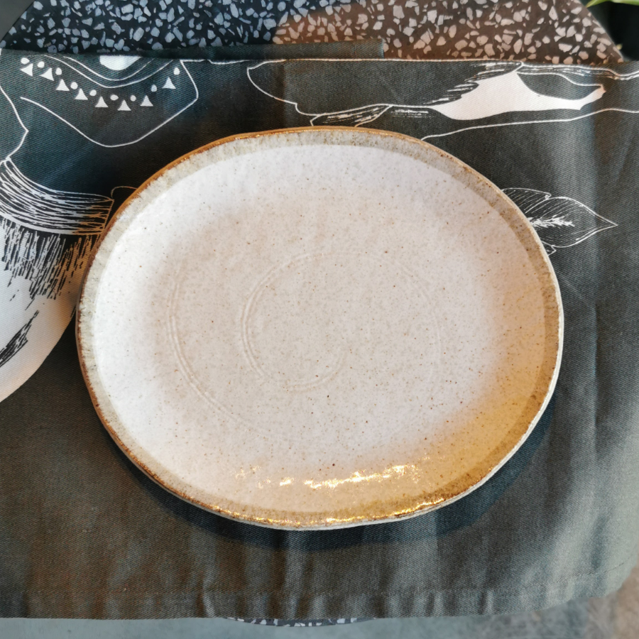 Shirokaratsu Medium Oval Plate 21.5cm - Japanese