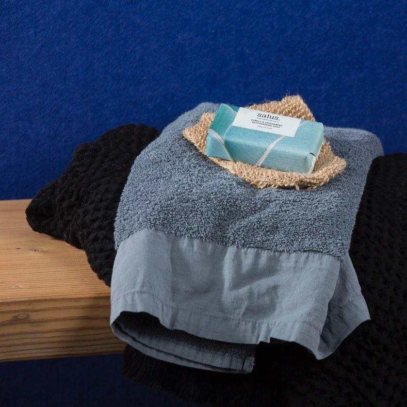 Rejuvenating Soap - Pumice and Peppermint - Salus.