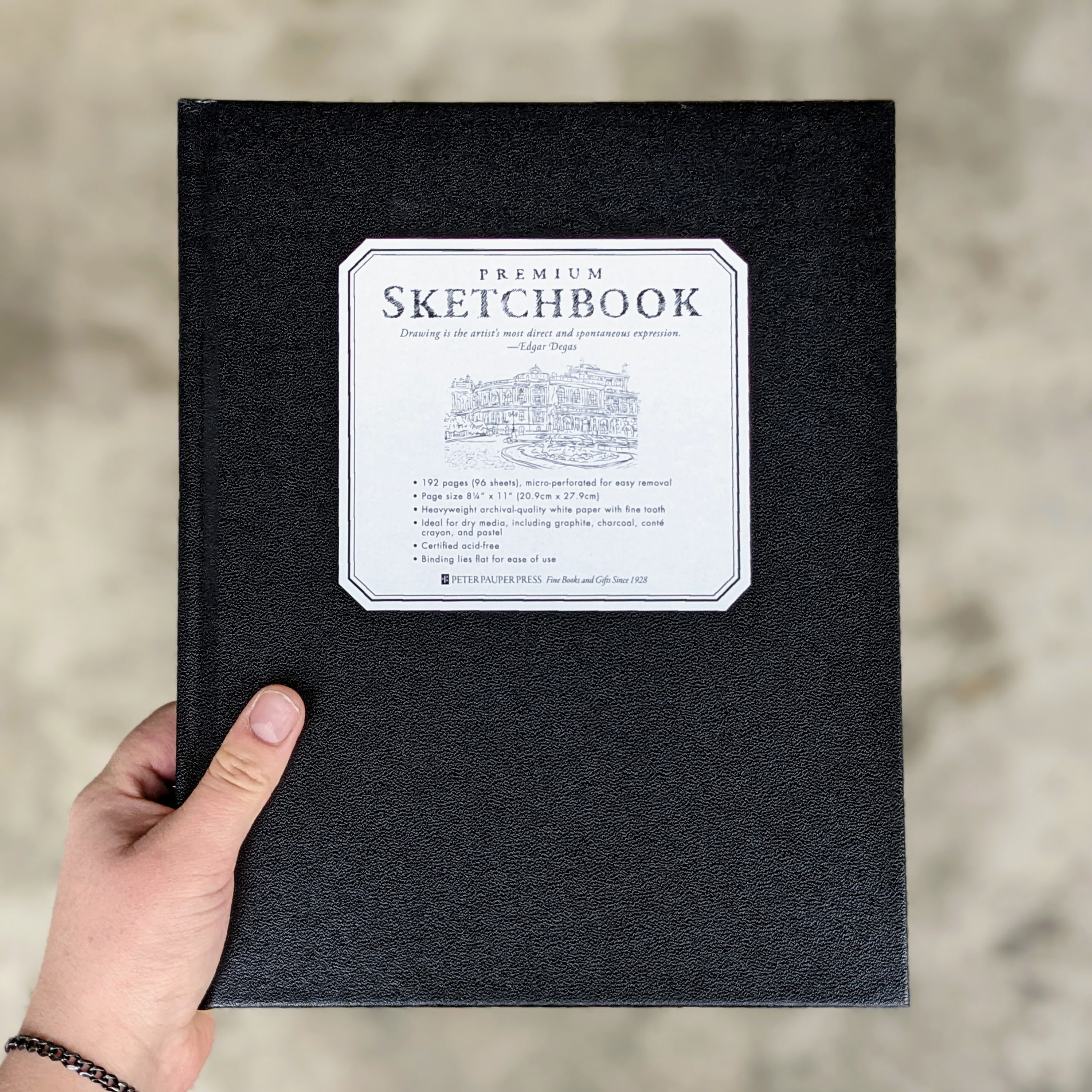 Sketchbook Large Black PP24