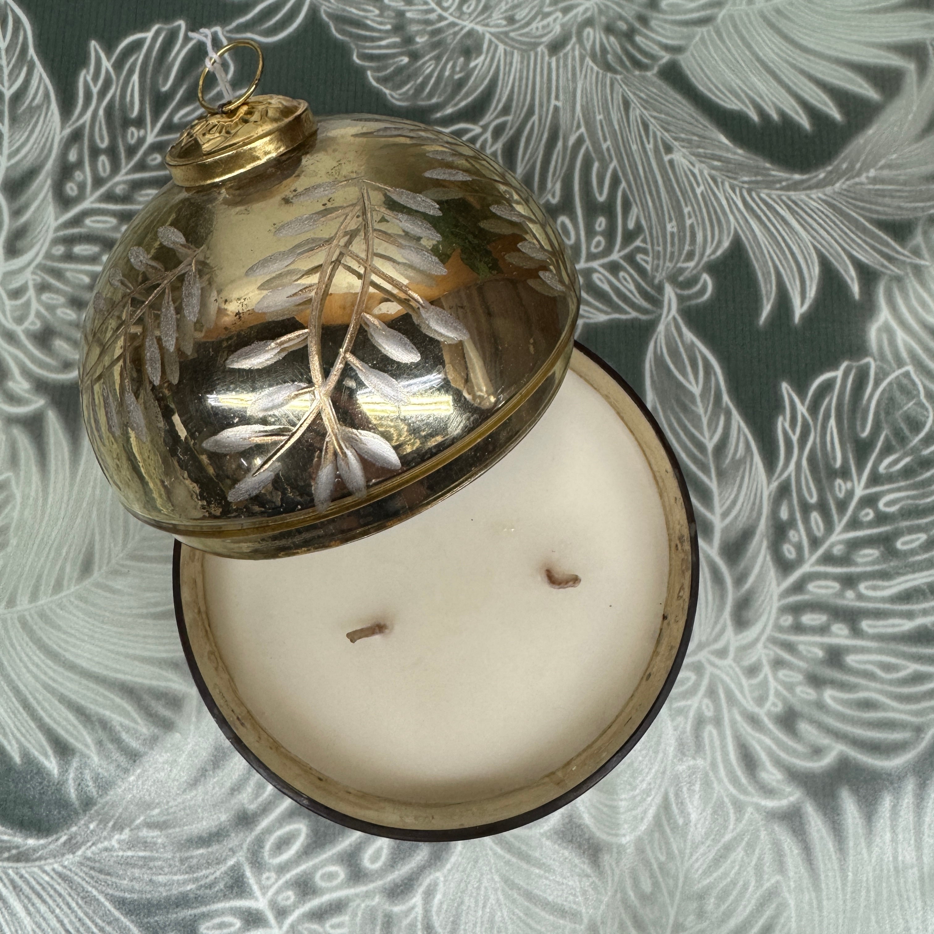 Etched Bauble Scented Candle