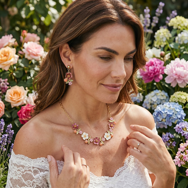 Necklace - String of Daisies