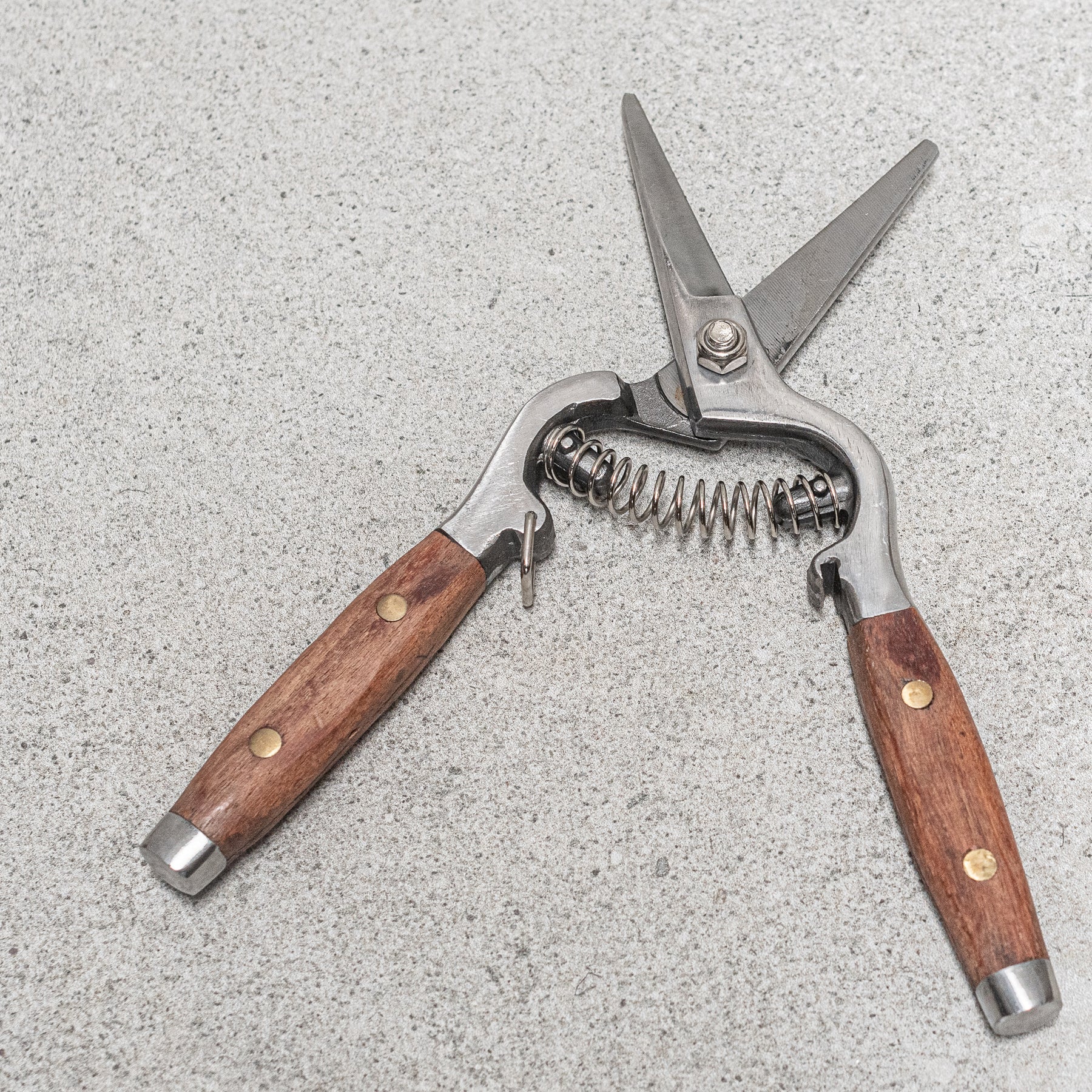 Flower Snips Redwood Handle