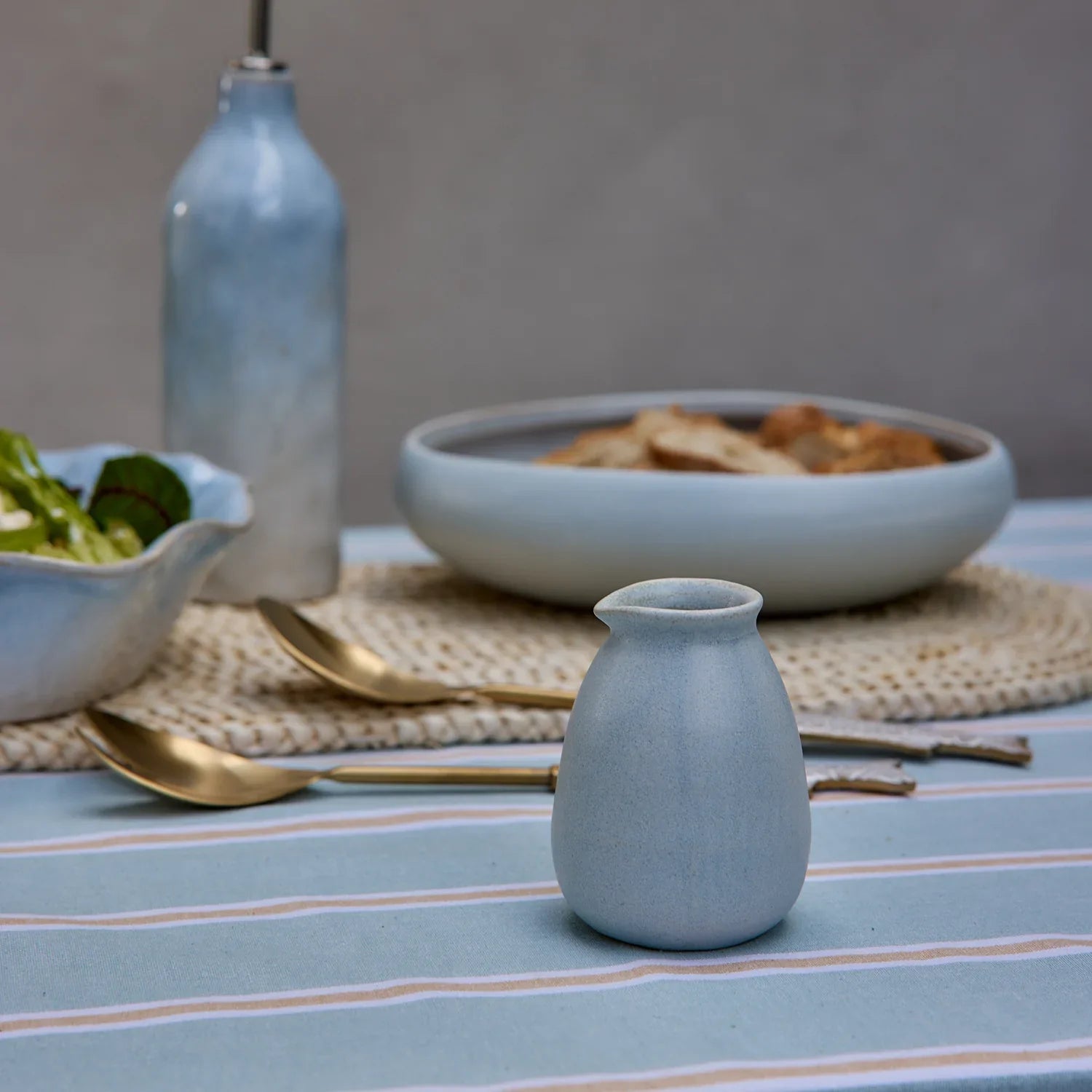 Pourer - Reactive Ivory or Matte Soft Blue