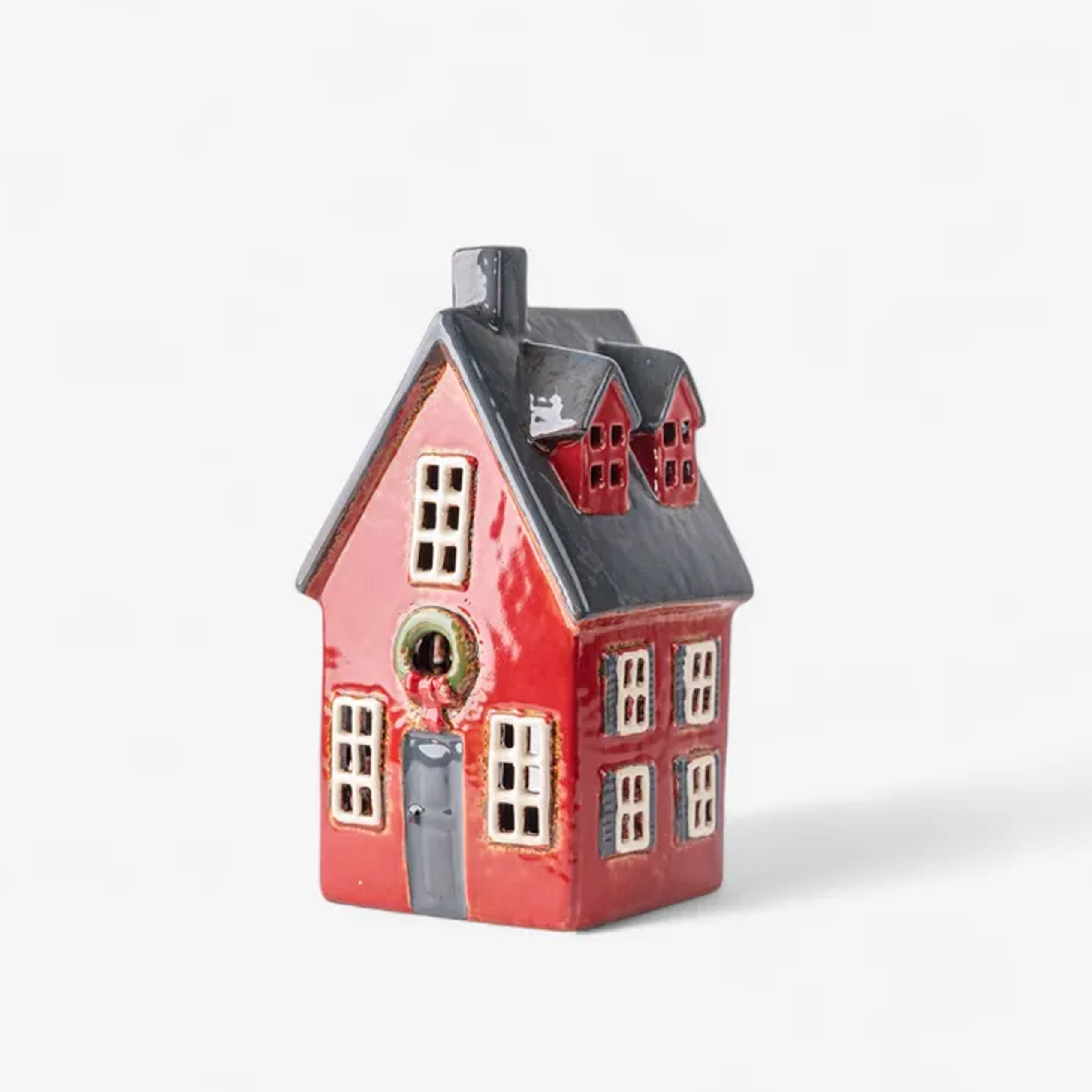 Tealight Cottage Red with Wreath - PREORDER now for end OCTOBER delivery