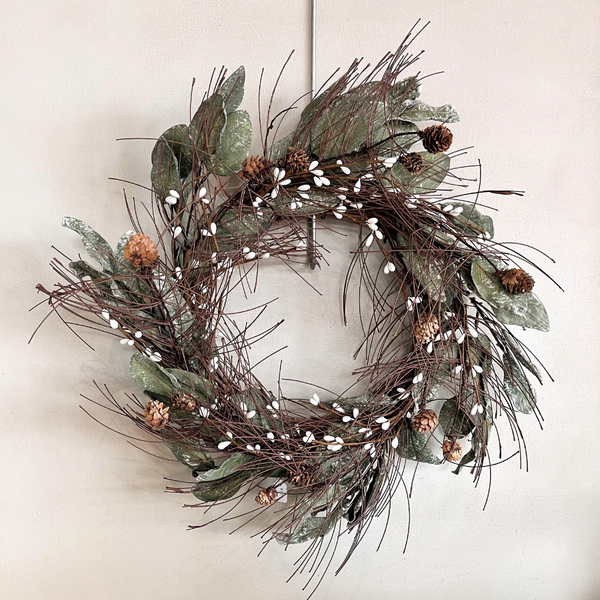 Christmas Wreath - White berries & pinecones