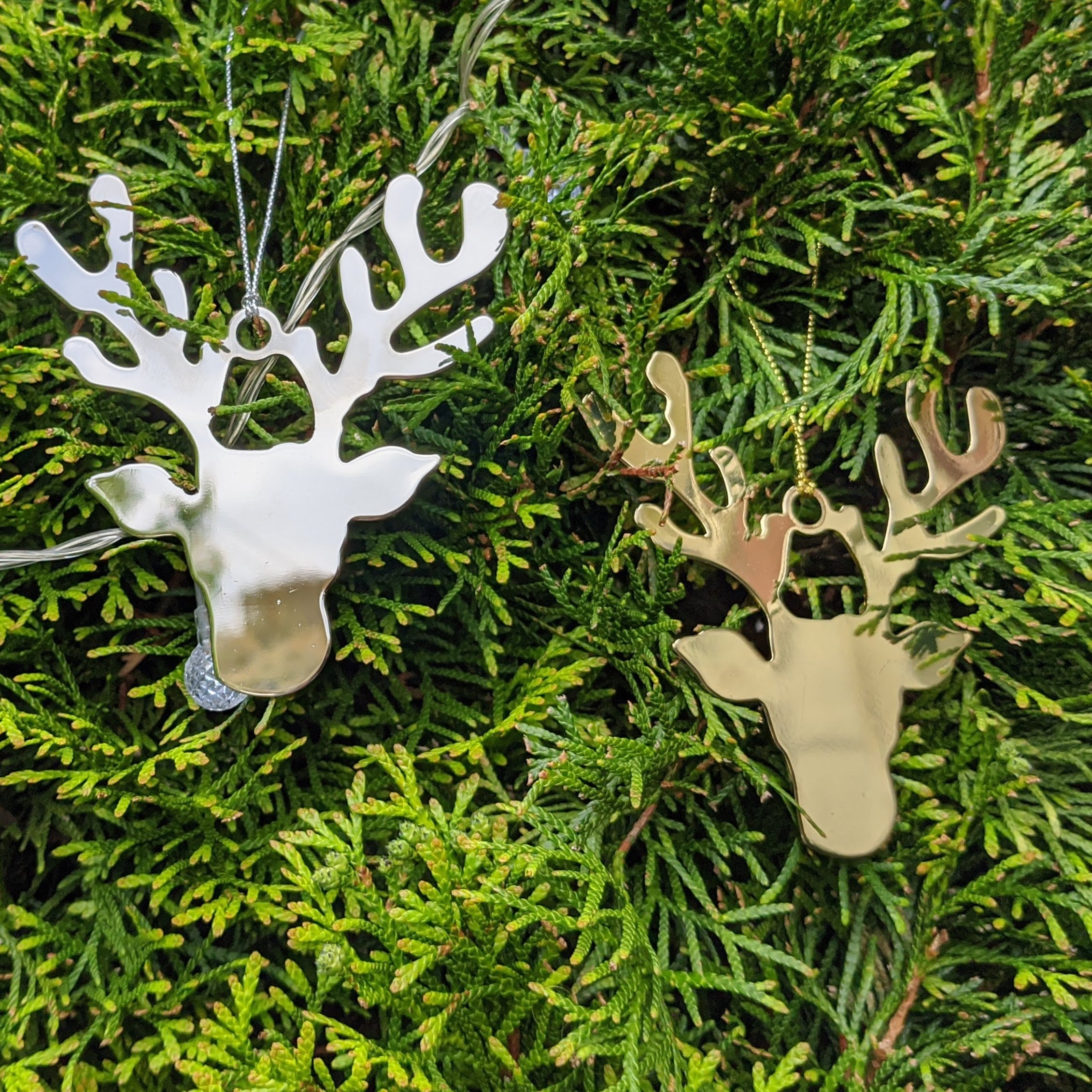 Metal Reindeer Hanging Ornament