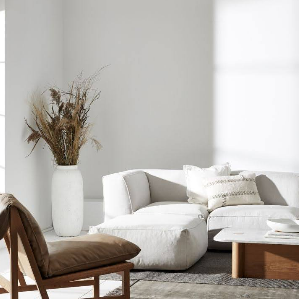 Urn Tall White Madera
